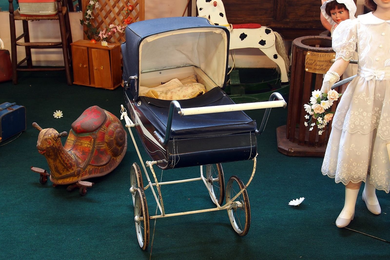 Old pram at the musée automobile de vendée pic-3